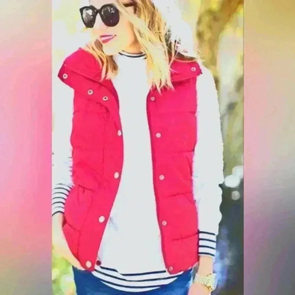 Y2K Old Navy puffer vest bright coral cozy zip up jacket. Pockets Sz medium